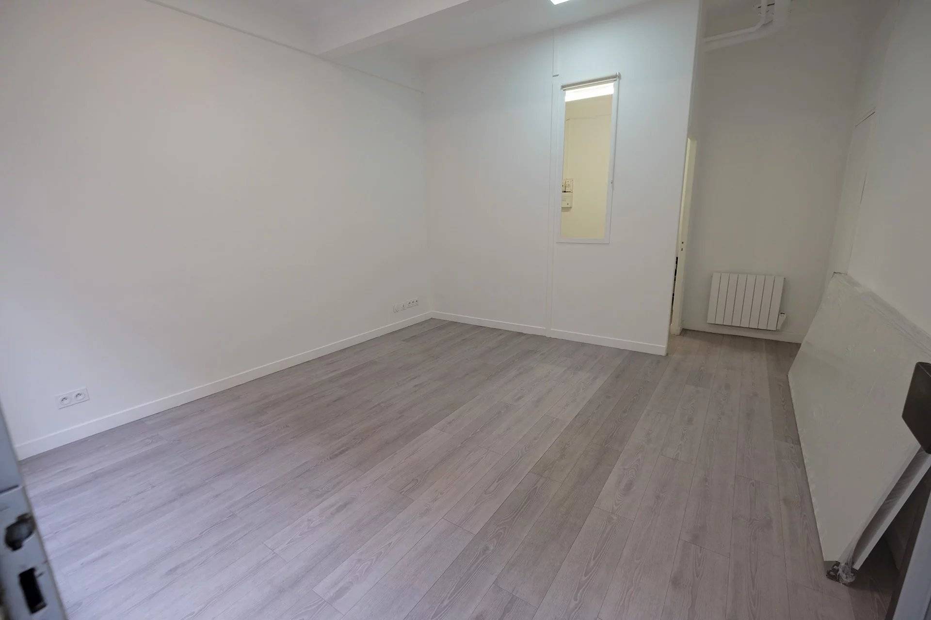 LOCAL COMMERCIAL NICE CENTRE