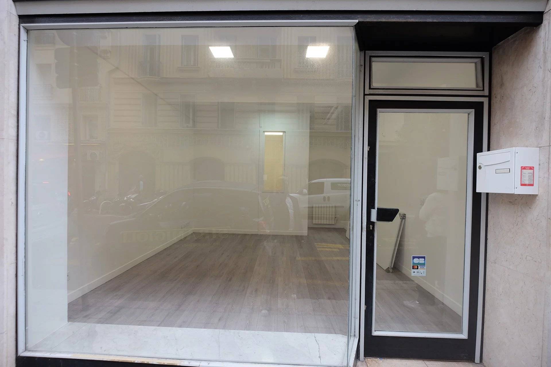 LOCAL COMMERCIAL NICE CENTRE